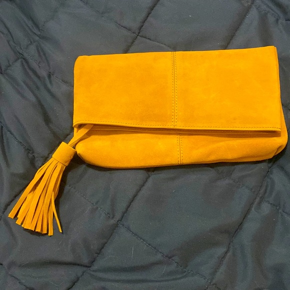 Mustard Clutch - Picture 1 of 2